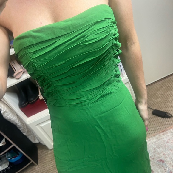 Reformation Lore Shirred Ruched Strapless Georgette Midi Dress Kelly Green 10 - Picture 6 of 9
